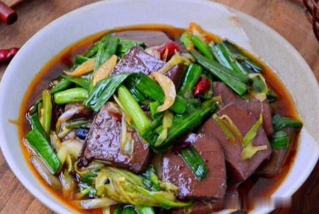 二,炒鸭血