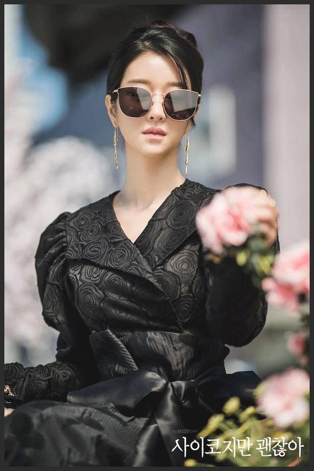 造型|让金秀贤着迷的“疯女人”,腰围46cm,多“野”的服装都敢穿