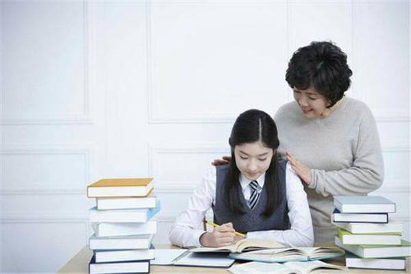 原创孩子进入青春期，家长要和孩子聊懂聊透5个问题，找准前进的方向