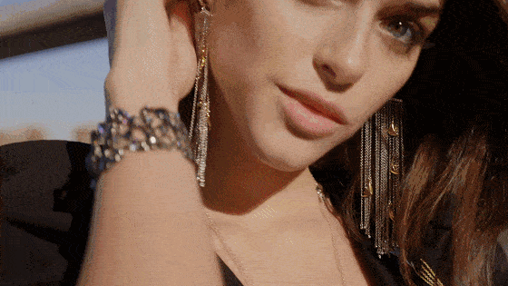 b190c76c9bc24bd092387982f67df1d9.gif