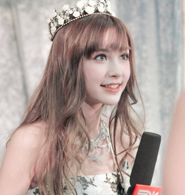 初出茅庐时的angelababy,满满的混血少女气息啊