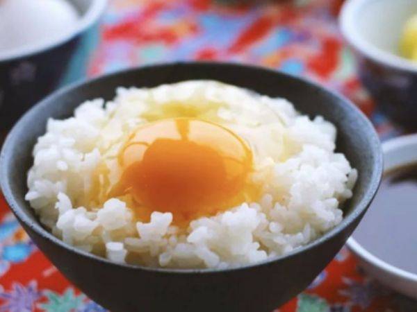 如何炒米饭简单不需要鸡蛋 48b85603d34a45ad864cc793c431f15a.jpeg