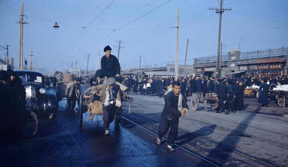 1940年代的北京街头.