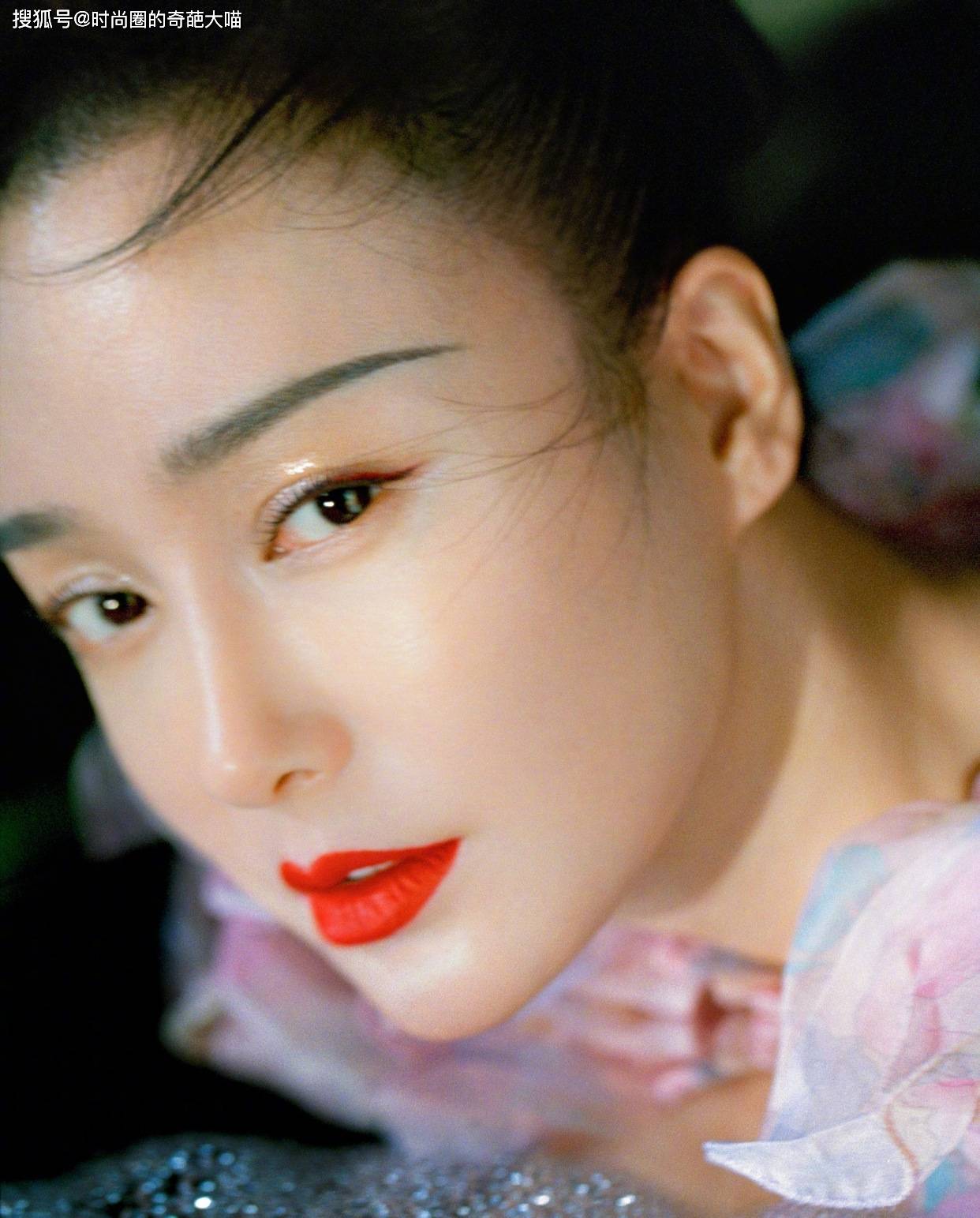 细节|国风妆火出国外?华丽百变日常也能模仿,小小细节就尽显东方美态