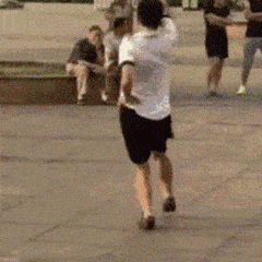 惹毛|想惹毛一个人，你就玩儿命学他说话！