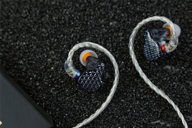 声音|体会潺潺流淌的乐符 飞傲FA9试听