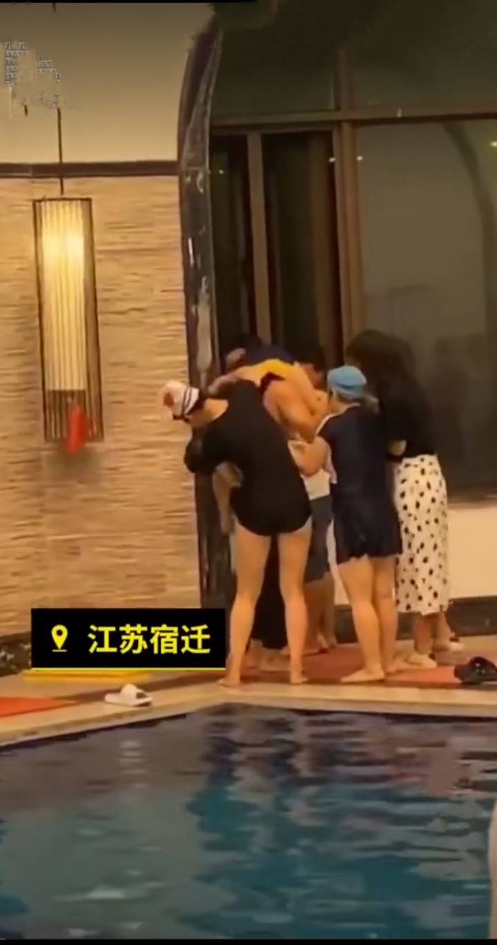原创三代单传！6岁男孩游泳馆内上课溺亡。家长：挣扎了10分钟没人发现