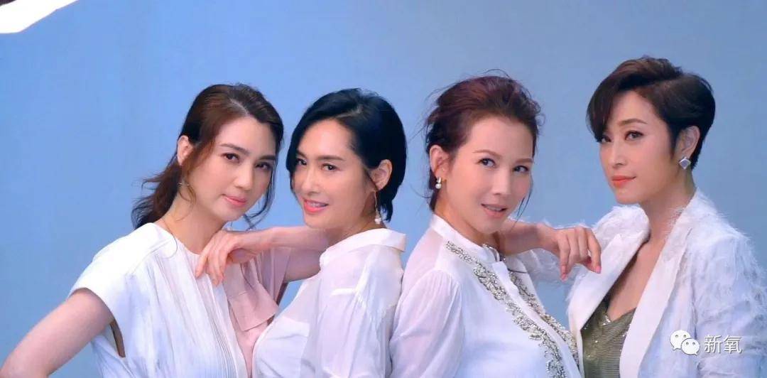 洪欣|这四位大花竟然罕见同框比美了?可她真的被衬得有点脸崩了...