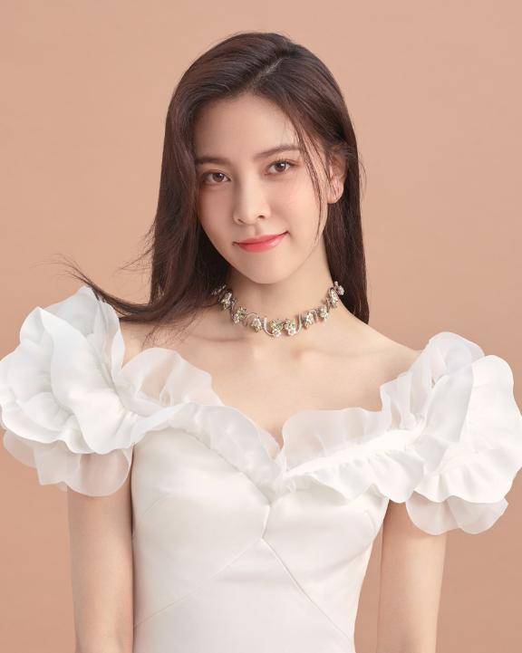 张一山被拍到疑似在女友家过夜,女方宋妍霏是