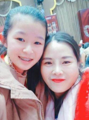 稿子|日作诗2000首女孩卖课遭警告！著名作家：小心我写稿子曝光你