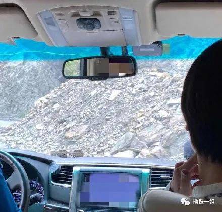 万茜刚|前几天万茜刚骨折，今天张雨绮就差点被泥石流击中！这节目组是有毒吗？！