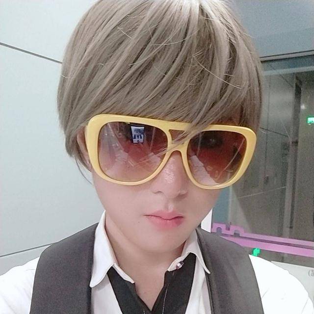 稿子|日作诗2000首女孩卖课遭警告！著名作家：小心我写稿子曝光你