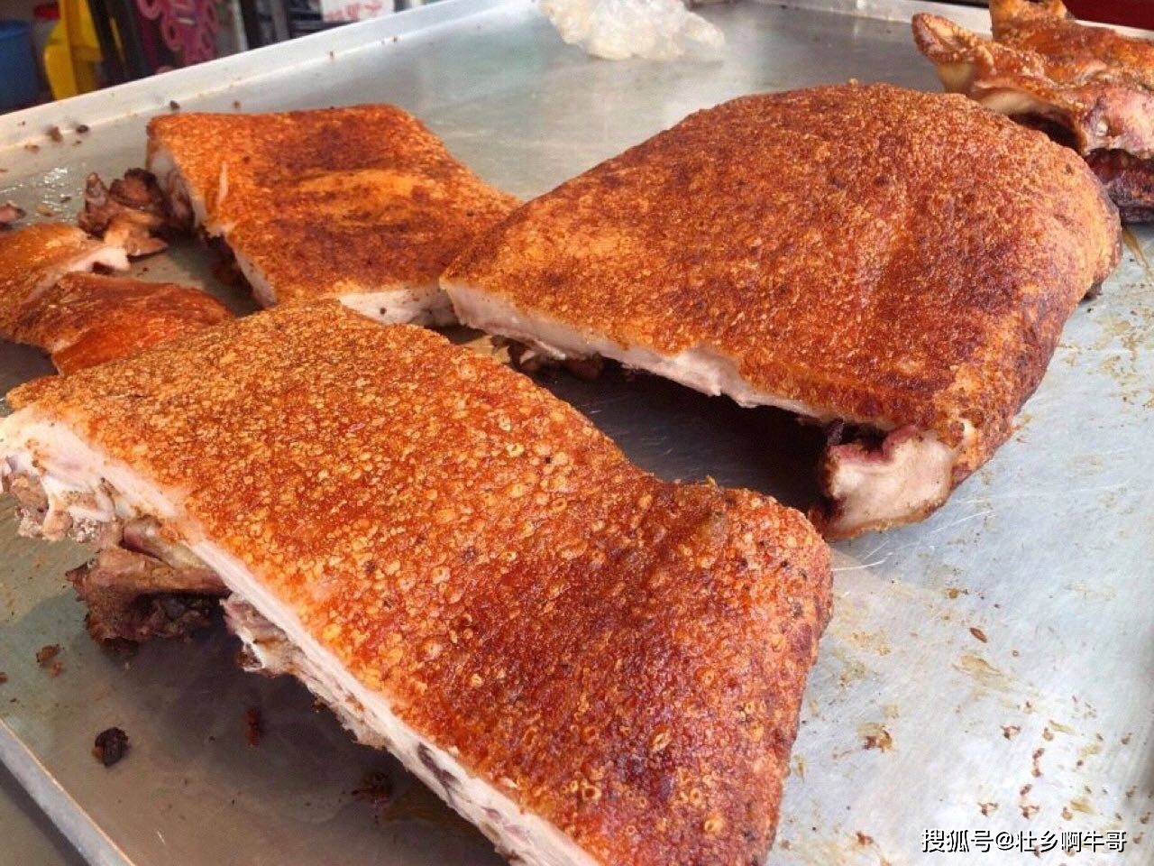 原创广西扶绥特色美食脆皮烤猪,85元一斤,很多顾客从南宁开车过来吃