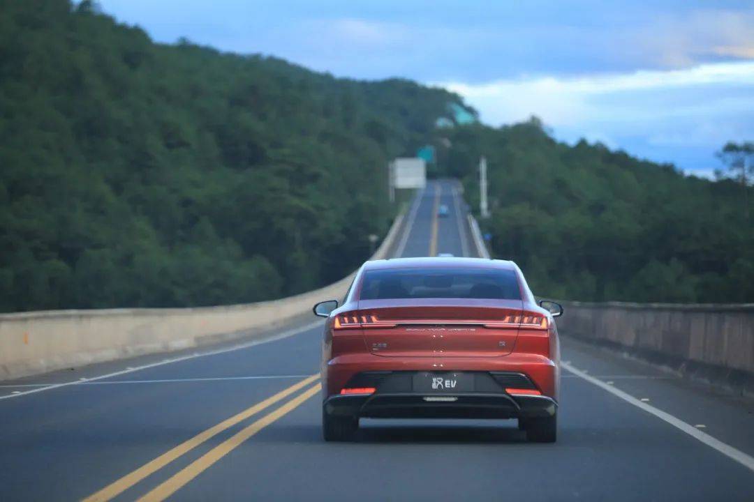 比亚迪|“汉”的背后，隐藏了比亚迪什么技术底牌？