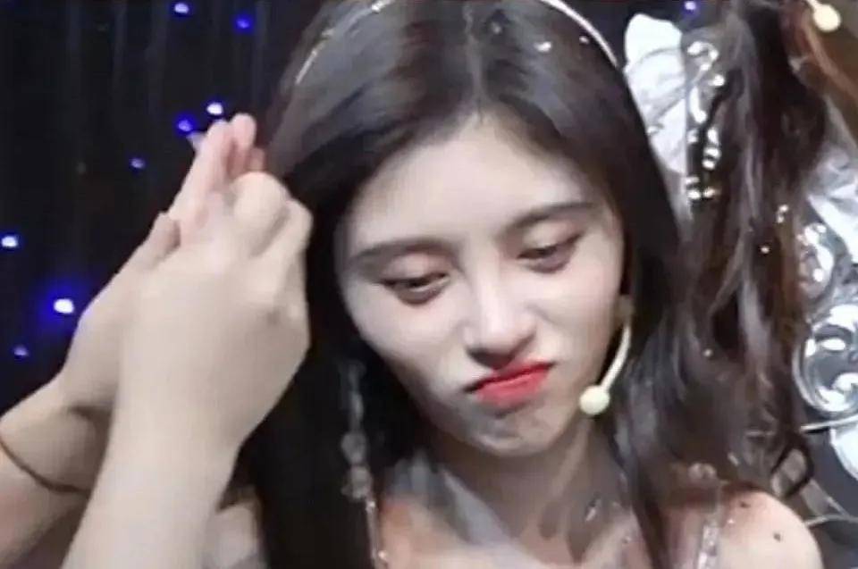 fa|鞠婧祎又换新头，4.0版终于不照骗了？美绝！