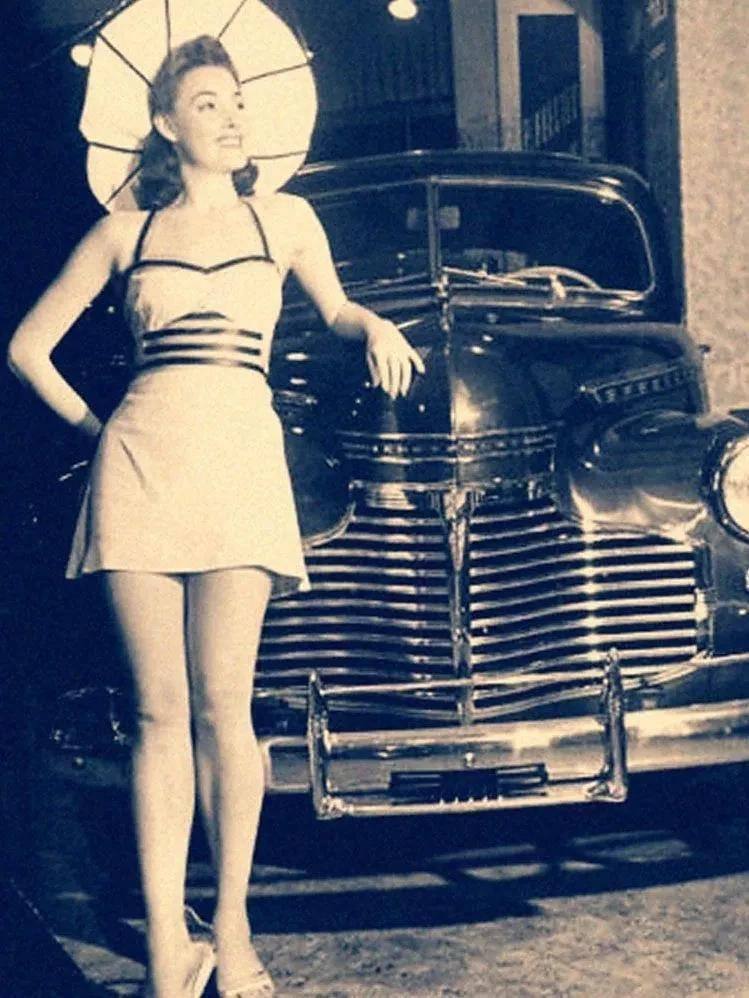 花花公子|欧美老照片中的性感车模