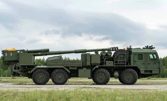 俄式风格浓郁,俄军公开新型卡车炮,全人工操作降低使用成本