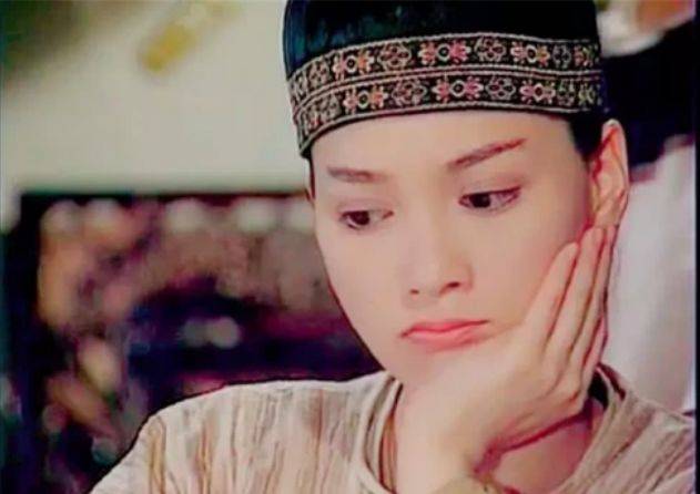 当年她嫌弃吴京，分手后嫁给富豪，如今被豪门