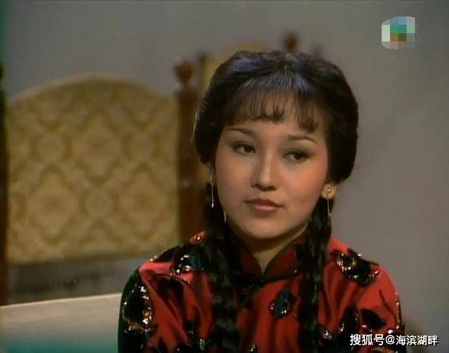 1980版《上海滩》,赵雅芝26岁,她饰演的冯程程因为实在太美了,其品质