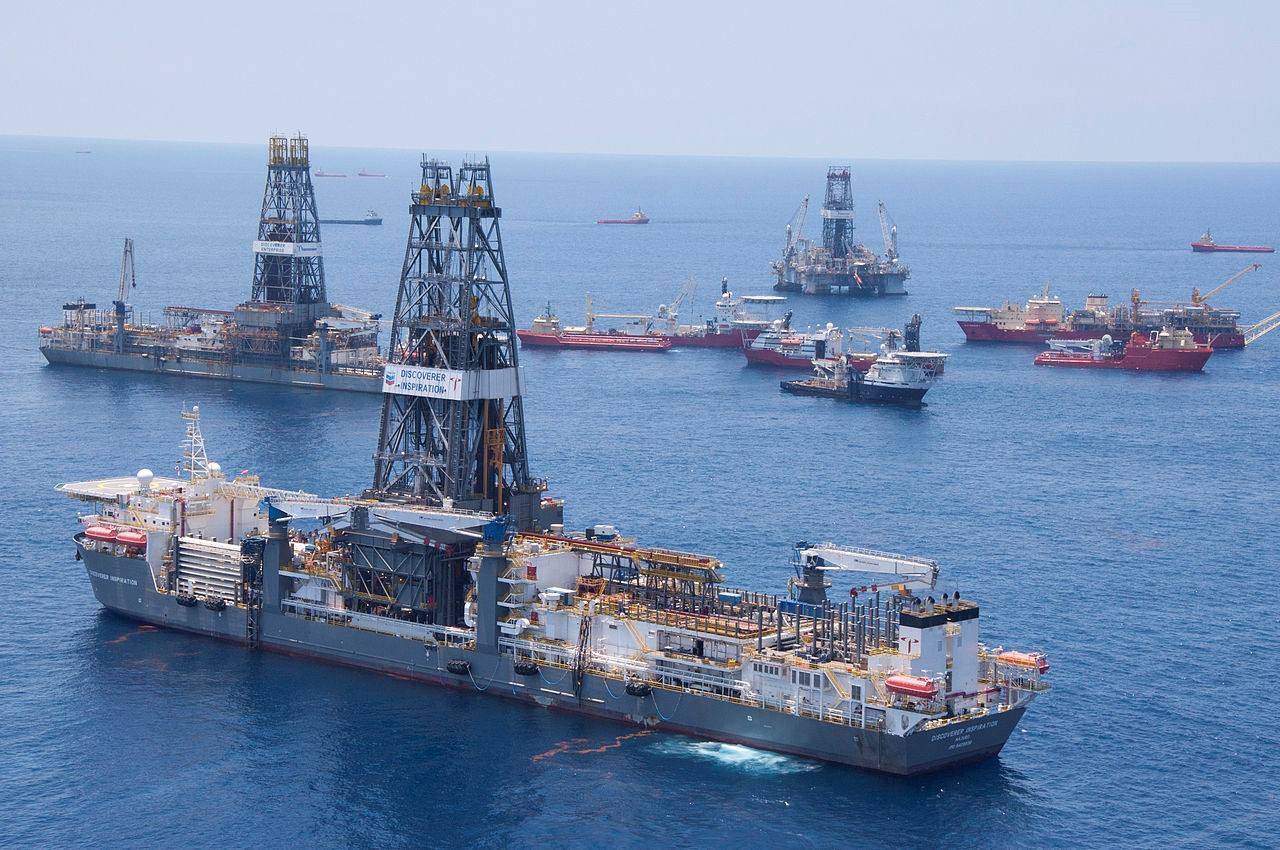 中国|中国石油都不够用，为何每年还要出口石油，出口售价还更便宜？