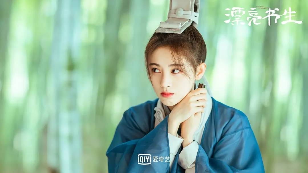 鞠婧祎、宋威龙新剧开播，全网热度第3，但滤镜