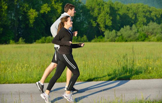 治疗|2型糖尿病长期坚持用胰岛素好还是吃药好？医生的答案或令你意外