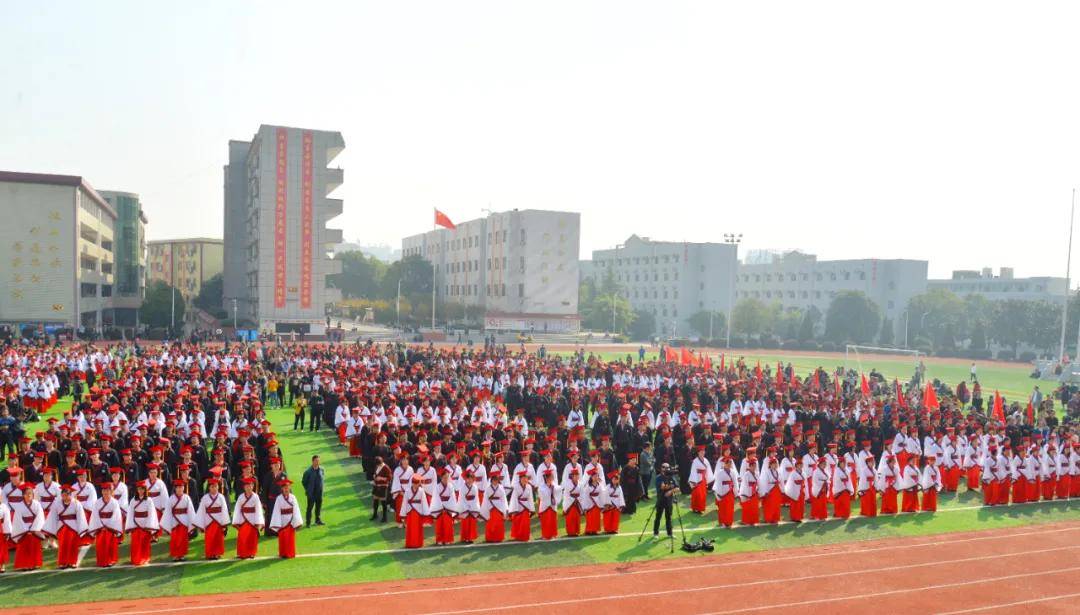 湘潭凤凰中学风采:凤鸣千仞 志在千里