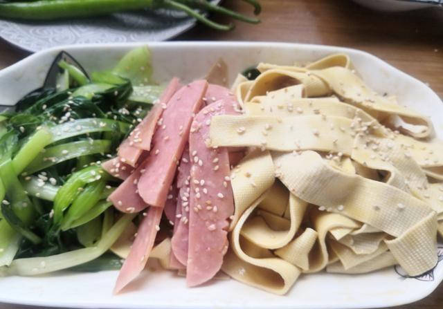 火腿配啥菜炒好吃 a1f1e26740964d9d9219f5ae4917dfd2.jpeg