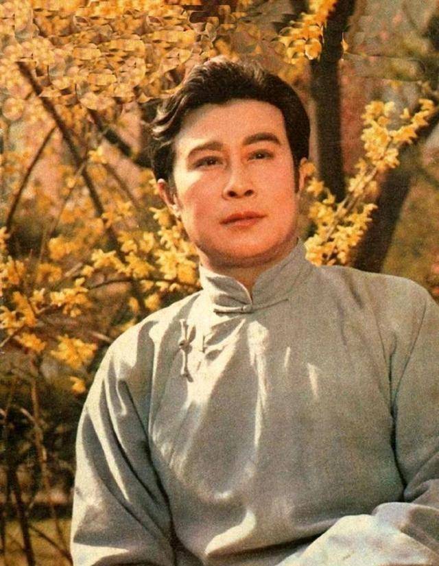 87岁的王心刚是中国最帅男演员,最红时隐退,原因令人感动