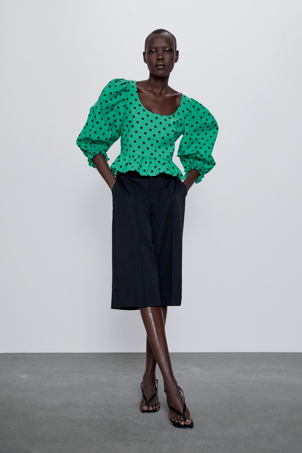 袖子|中日韩女明星宁可撞衫都抢破头要穿这件衣服，只有她穿的最好看？