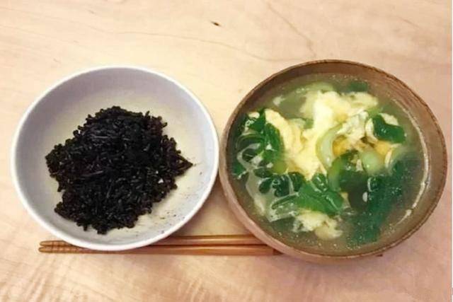 原创赵丽颖产后身材让人羡慕，健身饮食管理到位，网友表示：做不到