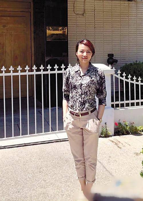 皱纹|董卿素颜的样子很普通，脸上也有了皱纹，但气质依旧高级！