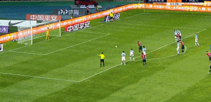 第57分钟,佳兆业连换两人,李源一和郑达伦出场换下张源和徐洋.