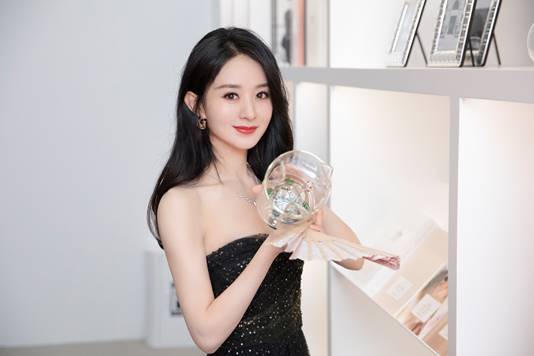 迪奥|迪奥又坑赵丽颖？深夜改文案珠宝顶级变高级，只为维护杨颖？