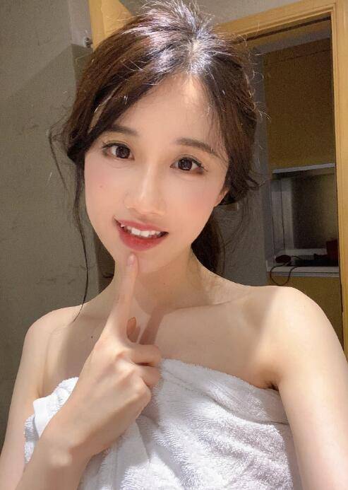 旗袍|轩子巨2兔被封后放飞自我？继旗袍后，这次直接晒出了小虎牙