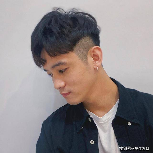 寸头|男生别再沉迷“寸头”发型了，今年夏天剪这4款发型，是真的帅