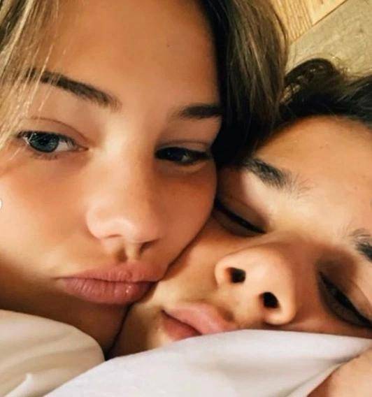 贝克汉姆一家去意大利度假,二儿子罗密欧带着