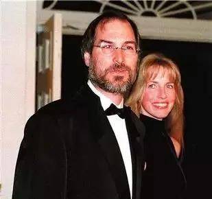 向太|向太邓文迪是亲姐妹吗？？身价百亿的豪门阔太们，竟然都长同一张脸...