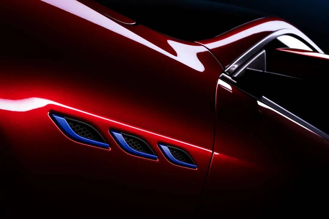 Ghibli|省下几顿饭钱，都无法与爱豆同款的潮流单品是？