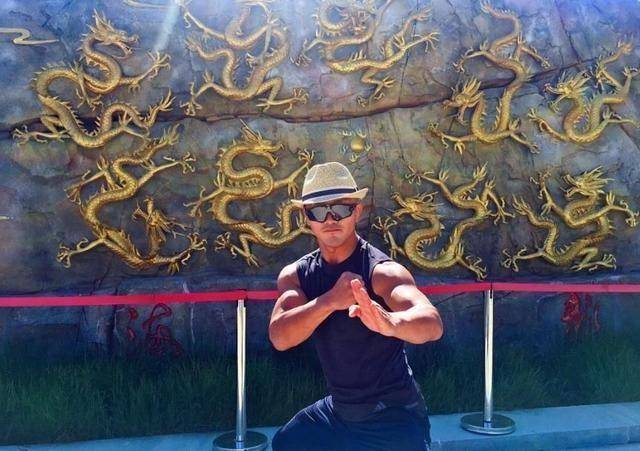 王波|原创武僧一龙再获力挺！著名作家：皮香远太无耻，像狗皮膏药粘着一龙