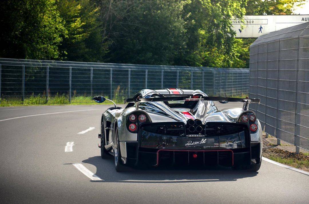 帕加尼huayra roadster bc满满的人民币的味道!