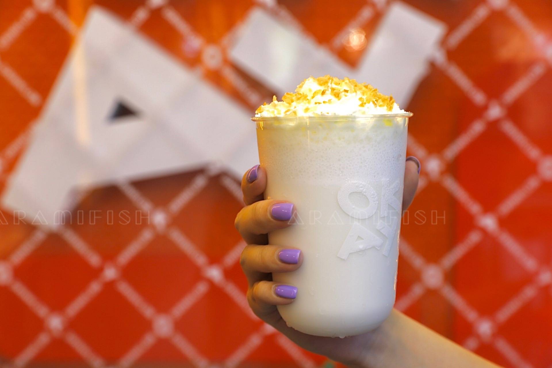 年轻人|她来了她来了，她才不是平平无奇的饮品小天后