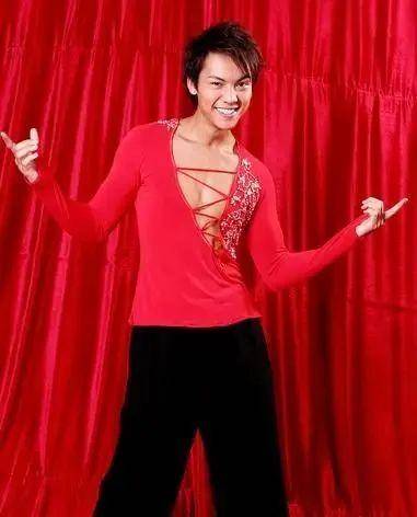 东方|原创美女主持陈蓉，21岁入行，花22年爬上“东方卫视一姐”宝座