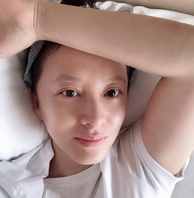 "可云"近照曝光,45岁徐露发文庆生,丈夫姜凯阳已经满头白发