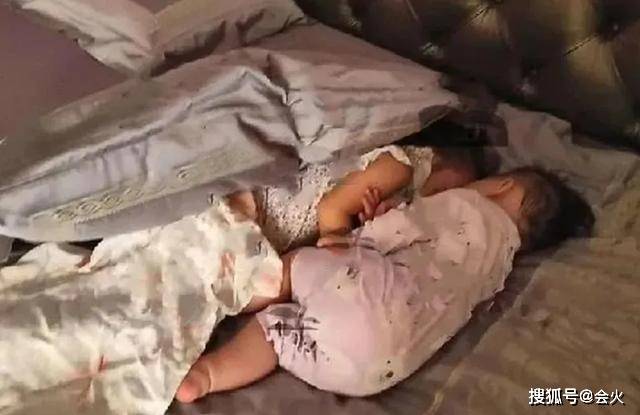 何猷启前妻落魄不堪?母女三人睡大巴狼狈似逃