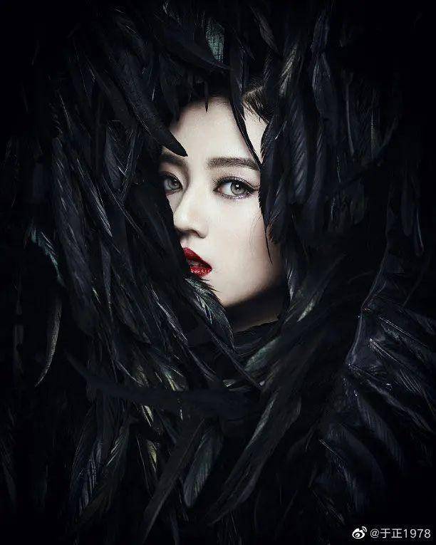 巨星|原创于正控诉tfboys抄袭，讽三小只是“巨星们”，粉丝直接群攻