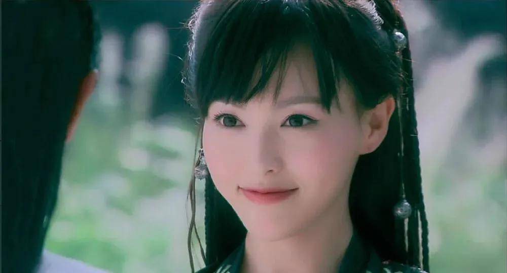 小白花|争了30年的小白花，少女幂看到踏上姐系妩媚线的唐嫣，坐得住吗？