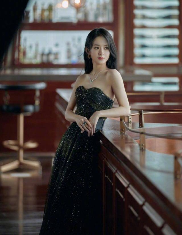 baby|时尚资源开撕？杨颖被嘲赵丽颖被＂降级＂，品牌方的操作是真的迷