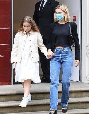 小七|9岁小七打扮早熟像18！浓浓小贵妇风，大布罗圈腿抢了未婚妻风头