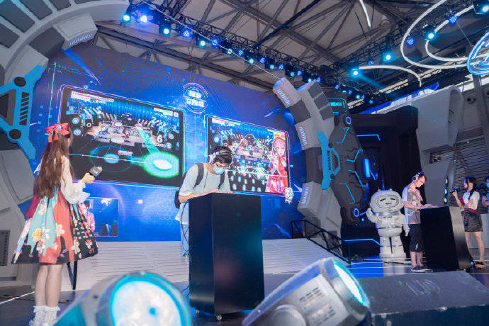 舞台|B站CJ这波操作太秀，2233娘变成四胞胎， 真就考验死宅眼力